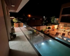 Трёхместный номер Комфорт с балконом в Hotel&Suite AinLan