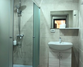 Номер стандарт с 1 двуспальной кроватью в A-rooms