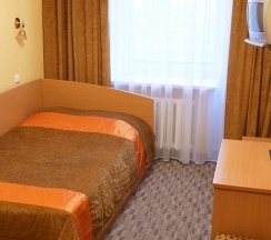 Двухместный номер двуспальная кровать в 40 лет Победы