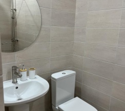 Двухместный коттедж с балконом и с красивым видом из окна двуспальная кровать в Мини-отель Noema