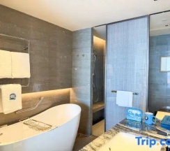Двухместный семейный номер Standard (двуспальная кровать) в voco Sanya Dadonghai By IHG
