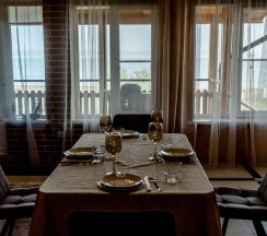 Люкс номер с прямым видом на море на 4-5 человек. в Golden beach