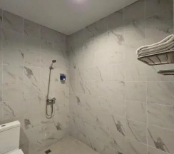 Двухместный номер Deluxe с балконом и с видом на город 2 отдельные кровати в Отель Jomtien Plaza Residence