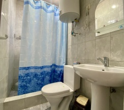 Двухместный номер Standard с балконом и с красивым видом из окна (двуспальная кровать) в Кипарис