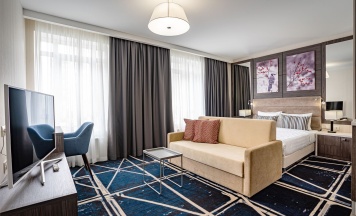 Студия Делюкс с балконом в Ramada Hotel & Suites by Windhham Novosibirsk