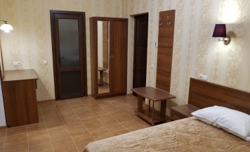3х местный в Briston