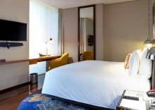 Двухместный номер Standard двуспальная кровать в Hotel Indigo Bangkok Wireless Road, an IHG Hotel