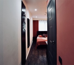 Бюджетный номер с одной кроватью размером Queen Size с окном (Отель Мёд) в Мёд & Маяк