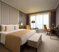 Двухместный номер с террасой двуспальная кровать в Double Tree by Hilton