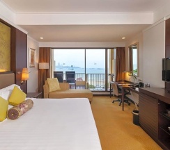 Двухместный номер Premium с видом на море двуспальная кровать в Dusit Thani Pattaya