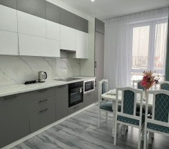 Апартаменты с 3 комнатами с балконом и с красивым видом из окна в Adal Apartments