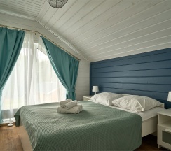 Коттедж с террасой и уличным джакузи в Ялкала