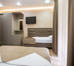 3-местный Стандартный номер с балконом в Манэ