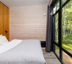 Улучшенный коттедж с двумя спальнями и купелью в Black Village Family