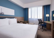 Двухместный номер Standard двуспальная кровать в Hampton by Hilton Astana Triumphal Arch