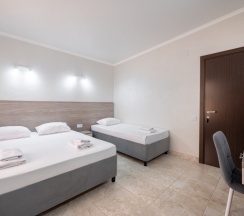 Апартаменты Люкс (с кухней и террасой с видом на море и горы) в Эллада