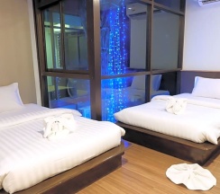 Двухместный номер Deluxe с балконом 2 отдельные кровати в Aplus Deluxe Hotel