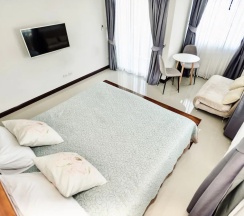 Номер Deluxe с балконом и с видом на море в Beach 7 Condo by GrandisVillas