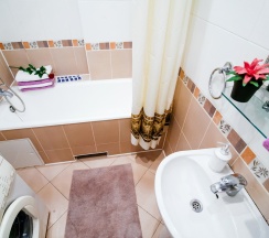 Апартаменты с балконом и с видом на город в Апарт-Отель около ЖД Вокзала