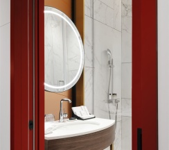 Премиум Кинг с видом во двор в Maidens Hotel Moscow