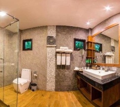 Четырёхместный номер Executive в Naiyang Park Resort