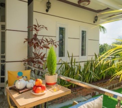 Двухместный номер Standard с балконом двуспальная кровать в Strawberry Garden Homestay