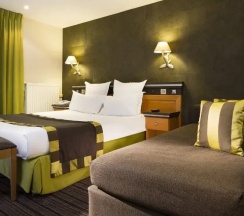 Пятиместный номер 2 Adjacent в Hotel Mondial