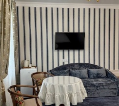 Люкс бордовый в Зеленая вилла