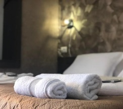 Двухместный номер Standard с балконом (двуспальная кровать) в Отель Paradise Kazbegi