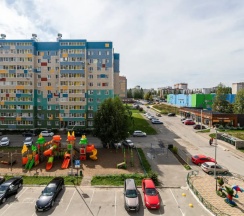 Двухместные апартаменты с балконом (двуспальная кровать) в Квартира студия стильная ЧистоФемили в сердце Зеленодольска