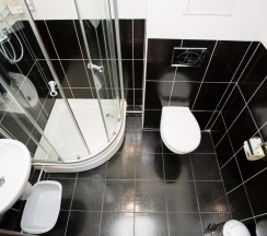 Полулюкс четырехместный с балконом в Космос