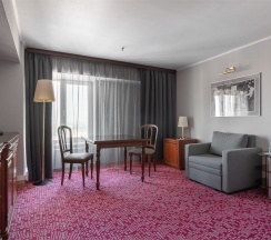 Люкс Двухкомнатный в Marins Park Hotel Новосибирск