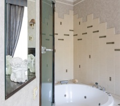 Люкс в Голден отель