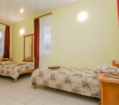 Стандартный 3х местный номер 2 этаж в Green oasis Vavilon