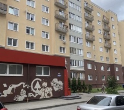 Трёхместные апартаменты с балконом и с красивым видом из окна в Апартаменты Queen
