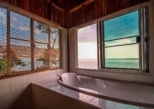 Вилла Premier с балконом и с красивым видом из окна в Koh Jum Resort