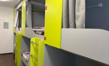 Кровать в 10-местном общем номере в Как дома