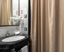 Двухместный номер Superior с красивым видом из окна 2 отдельные кровати в Reikartz Sky Алматы