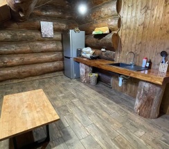 Четырёхместный номер №3 с красивым видом из окна в Дубки