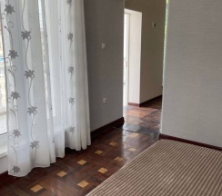 Четырёхместный полулюкс Comfort с балконом и с красивым видом из окна в Гостевой дом White House Sukhum