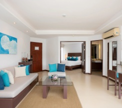 Двухместный люкс c 1 комнатой с балконом двуспальная кровать в Dewa Phuket Resort & Villas