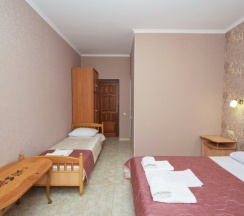 Трёхместный номер Comfort с балконом в Натела