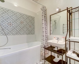 Стандартный двухместный номер с ванной (3 этаж) в Аврора на Почтамтской