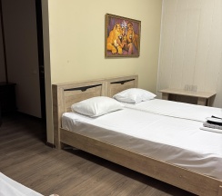 Семейный пятиместный номер в Тренд