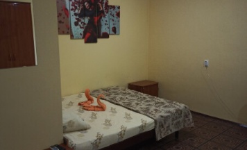 Четырехместный номер эконом с двуспальной кроватью в Белые скалы