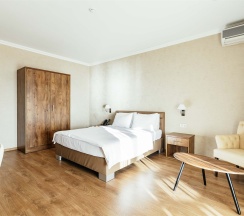 Апартаменты двухкомнатные с балконом морская сторона. Корпус 2 в Amza Парк