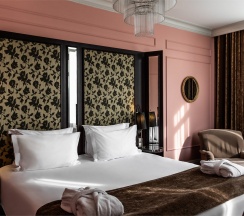 Улучшенный номер с видом на Летний сад в Dom Boutique Hotel