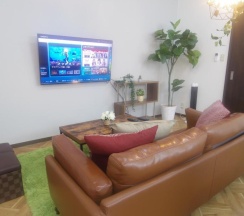 Коттедж с 5 комнатами в Nao's House USJ