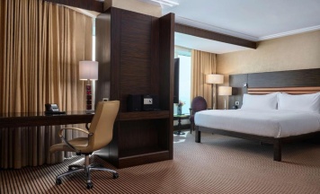 Двухместный люкс Caspian c 1 комнатой двуспальная кровать в Hilton hotels & resorts