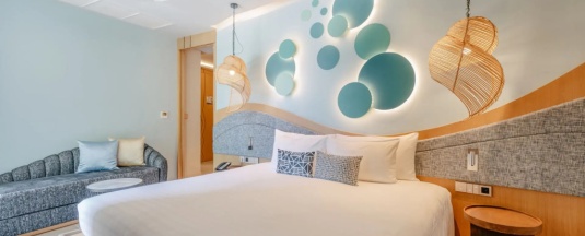 Четырёхместный люкс Executive с 2 комнатами с балконом в Отель Metadee Concept Hotel